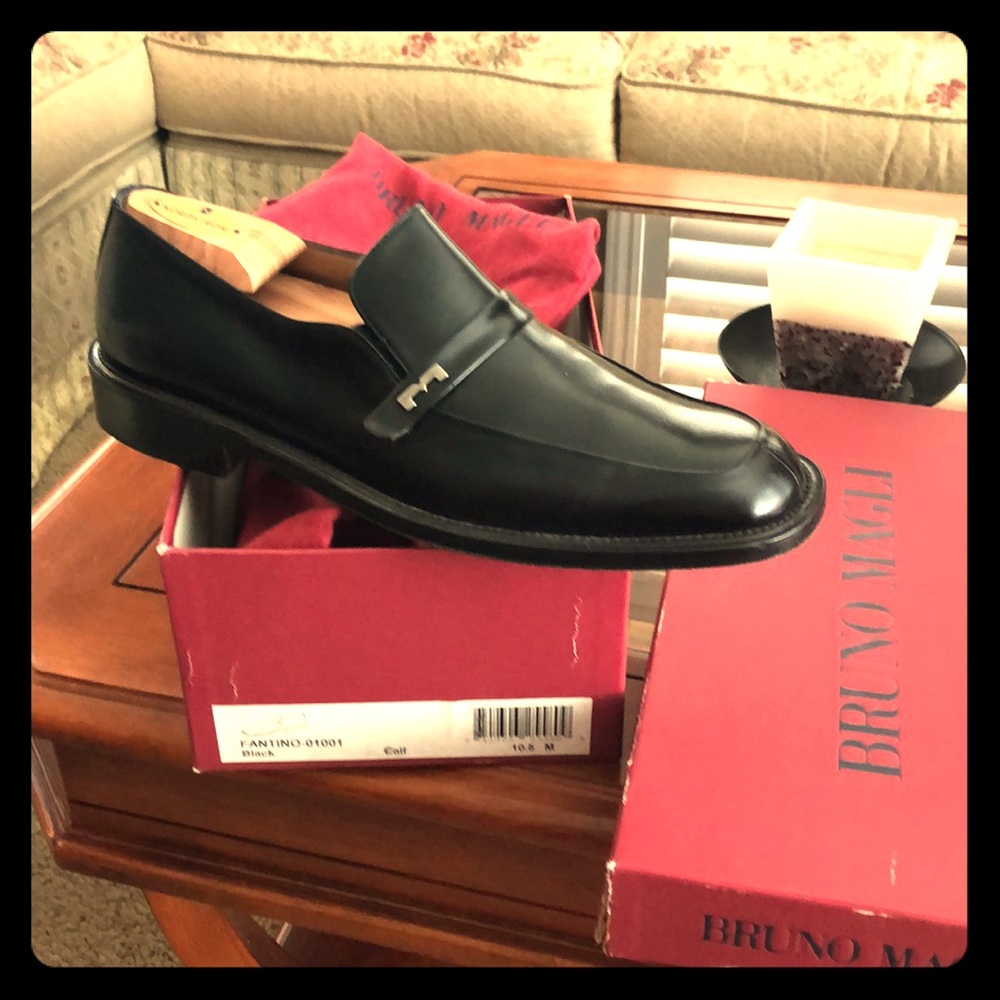 Men's dress shoes